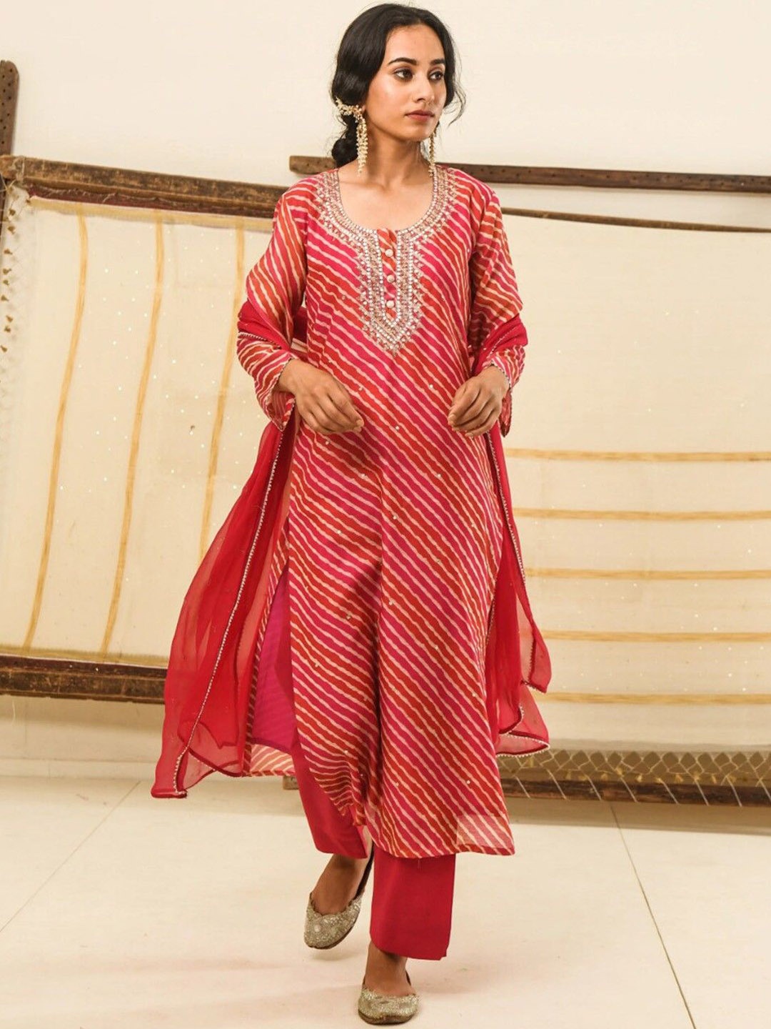 

GoSriKi Leheriya Printed Thread Work Straight Kurta with Trousers & Dupatta, Red