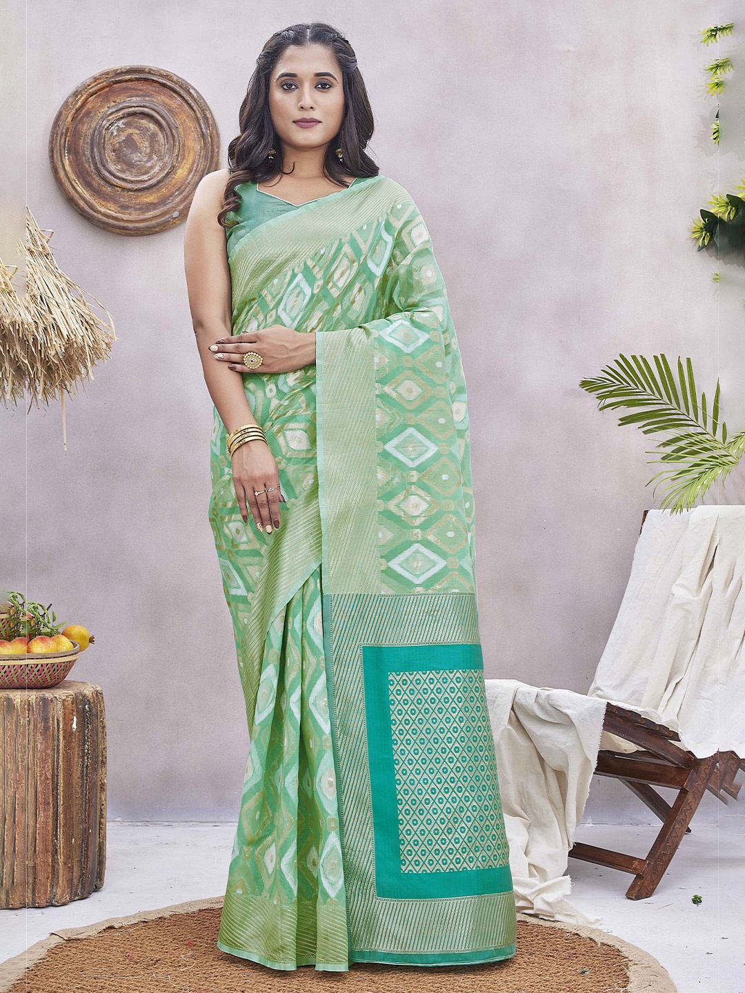 

Krimmple Woven Design Zari Silk Blend Banarasi Saree, Green