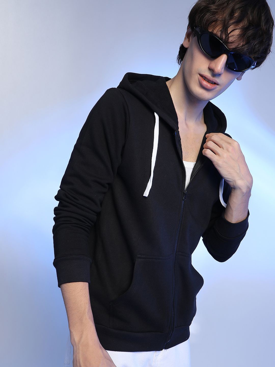 

Campus Sutra Men Hooded Sweatshirt, Black
