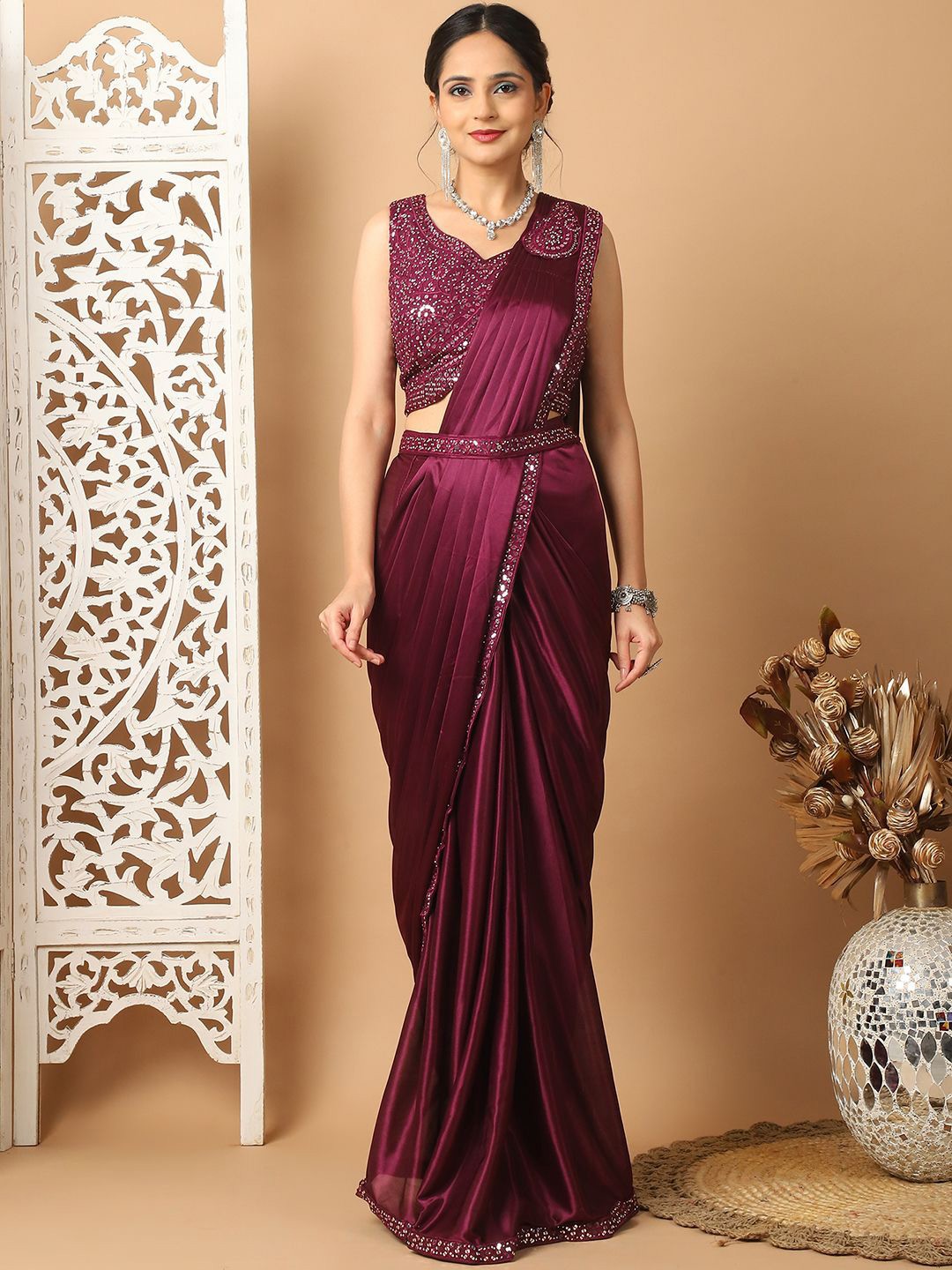 

Mitera Solid Beads and Stones Saree, Burgundy