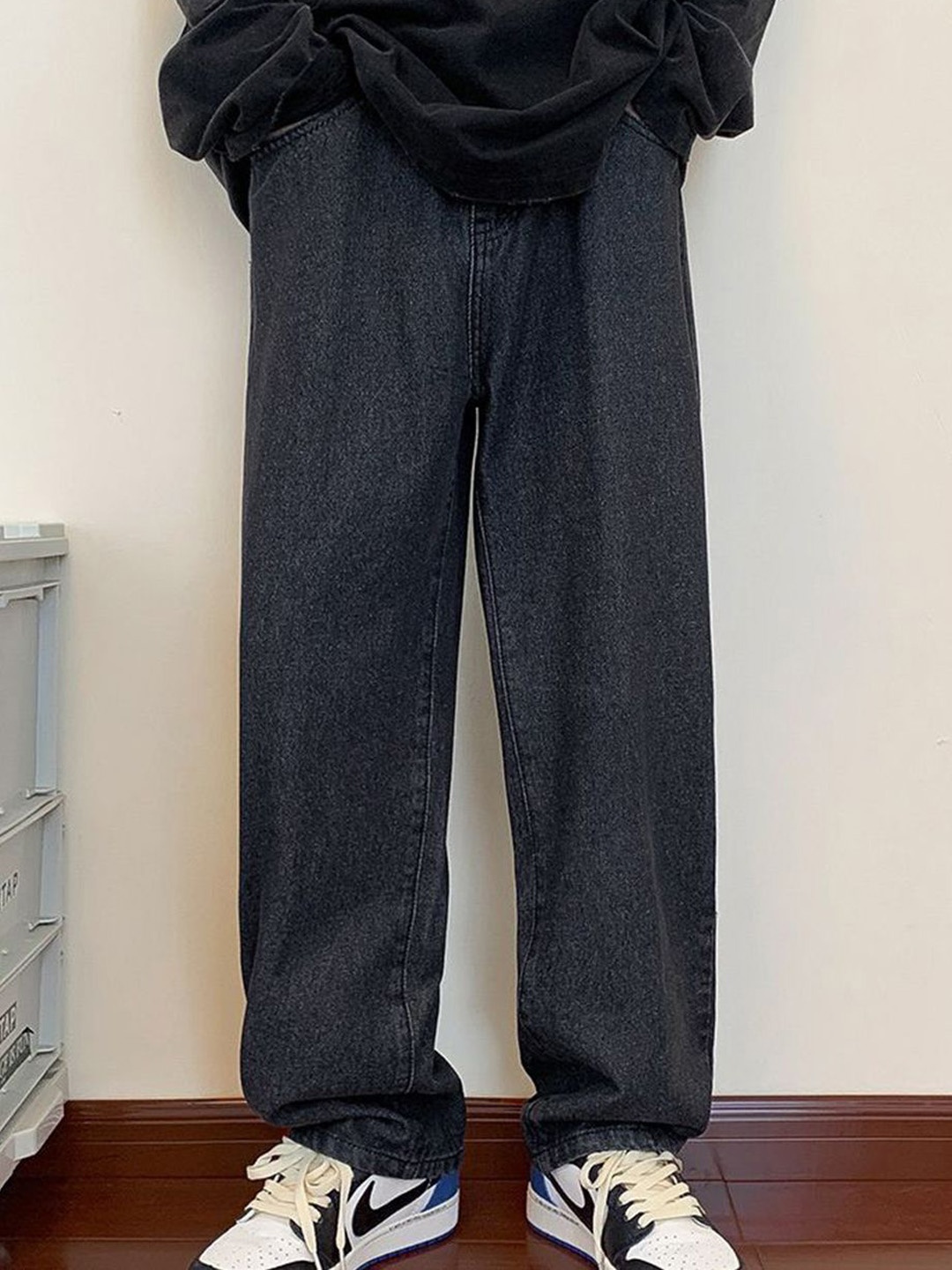 

HERE&NOW Men Relaxed Fit Slash Knee Jeans, Black