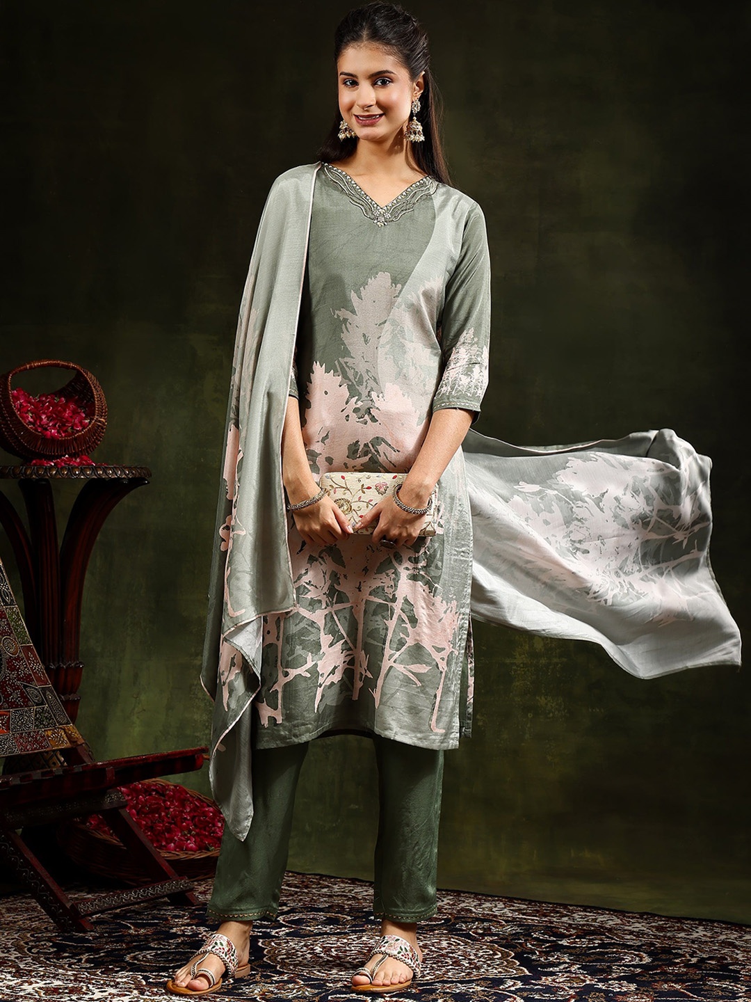 

Berrylicious Floral Printed Regular Pure Silk Straight Kurta with Trousers & Dupatta, Green