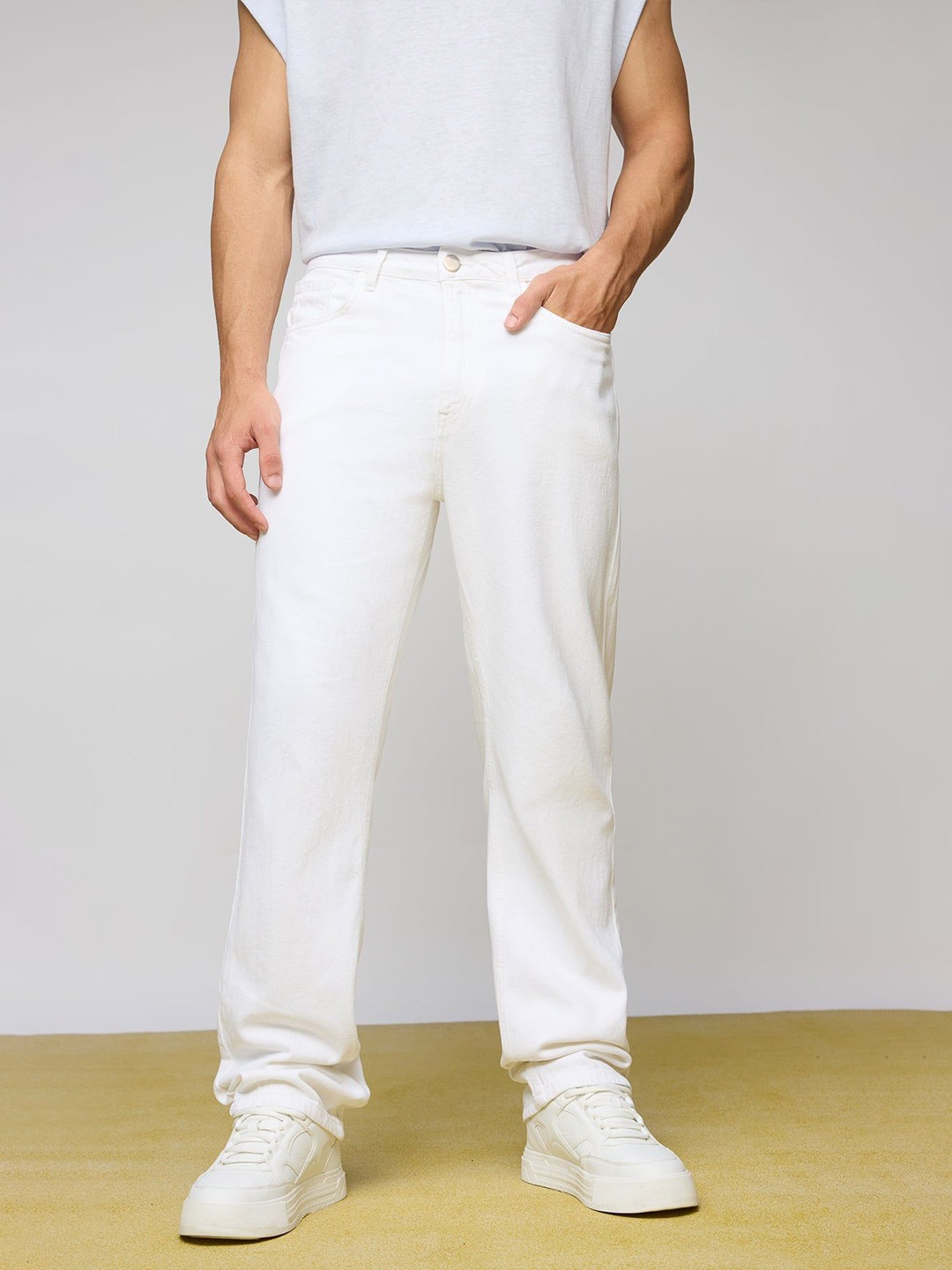 

FREAKINS Men High-Rise Tapered Fit Jeans, White