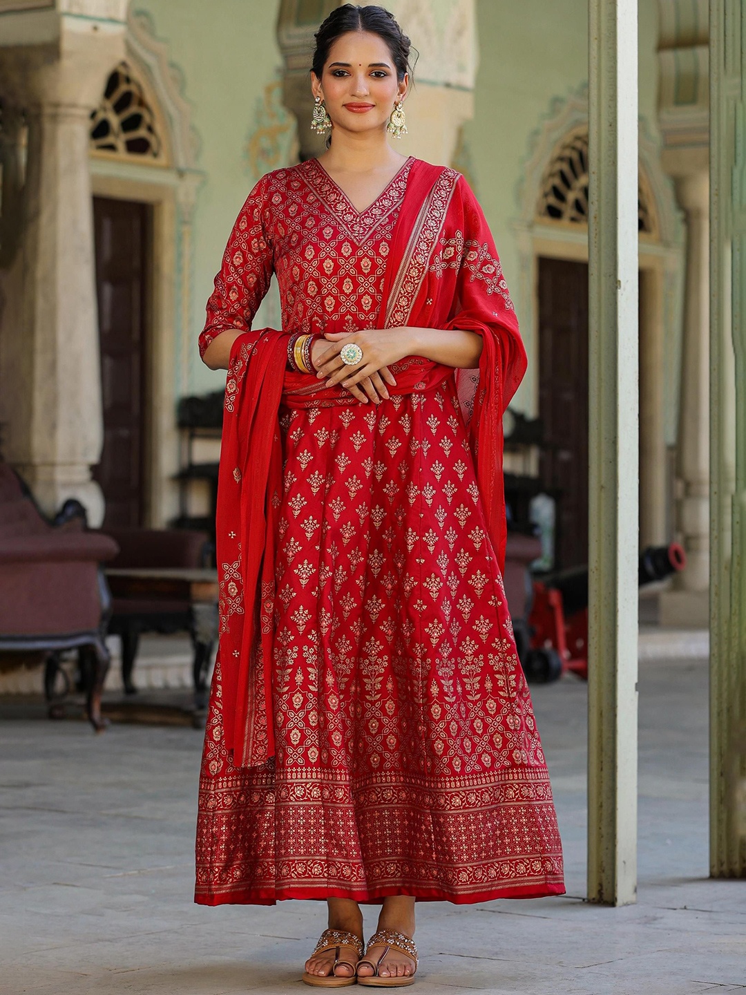 

SCAKHI Printed Fit & Flared Maxi Dress With Dupatta, Maroon