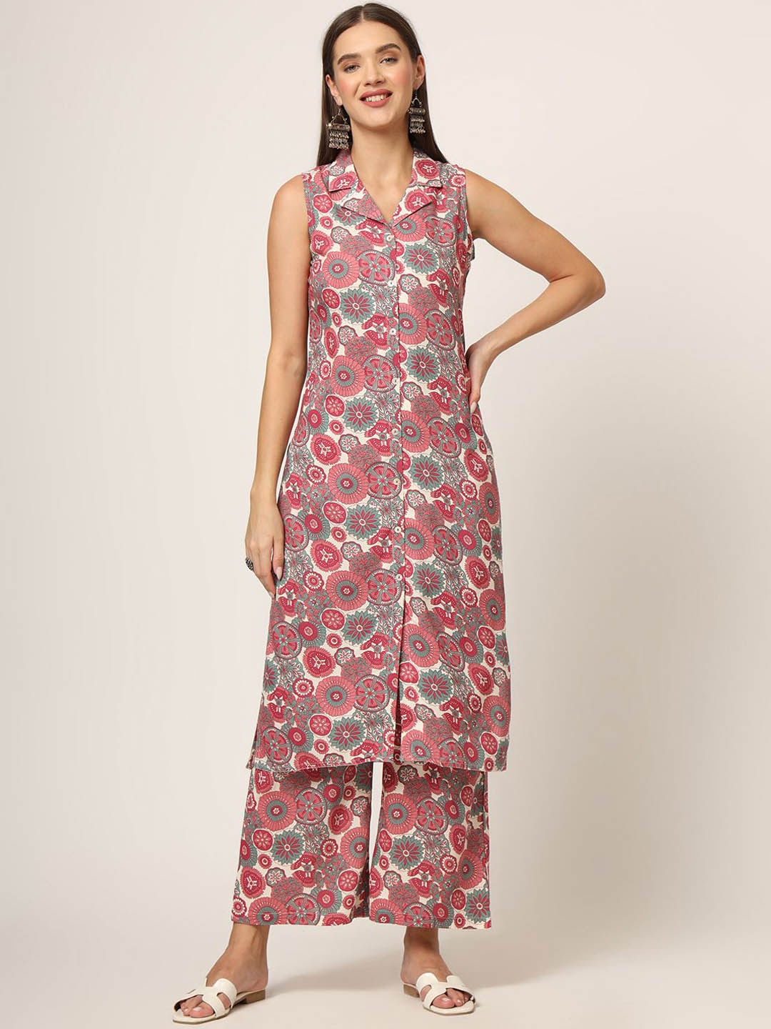 

Chandbaali Floral Printed Straight Kurta With Palazzo, Maroon