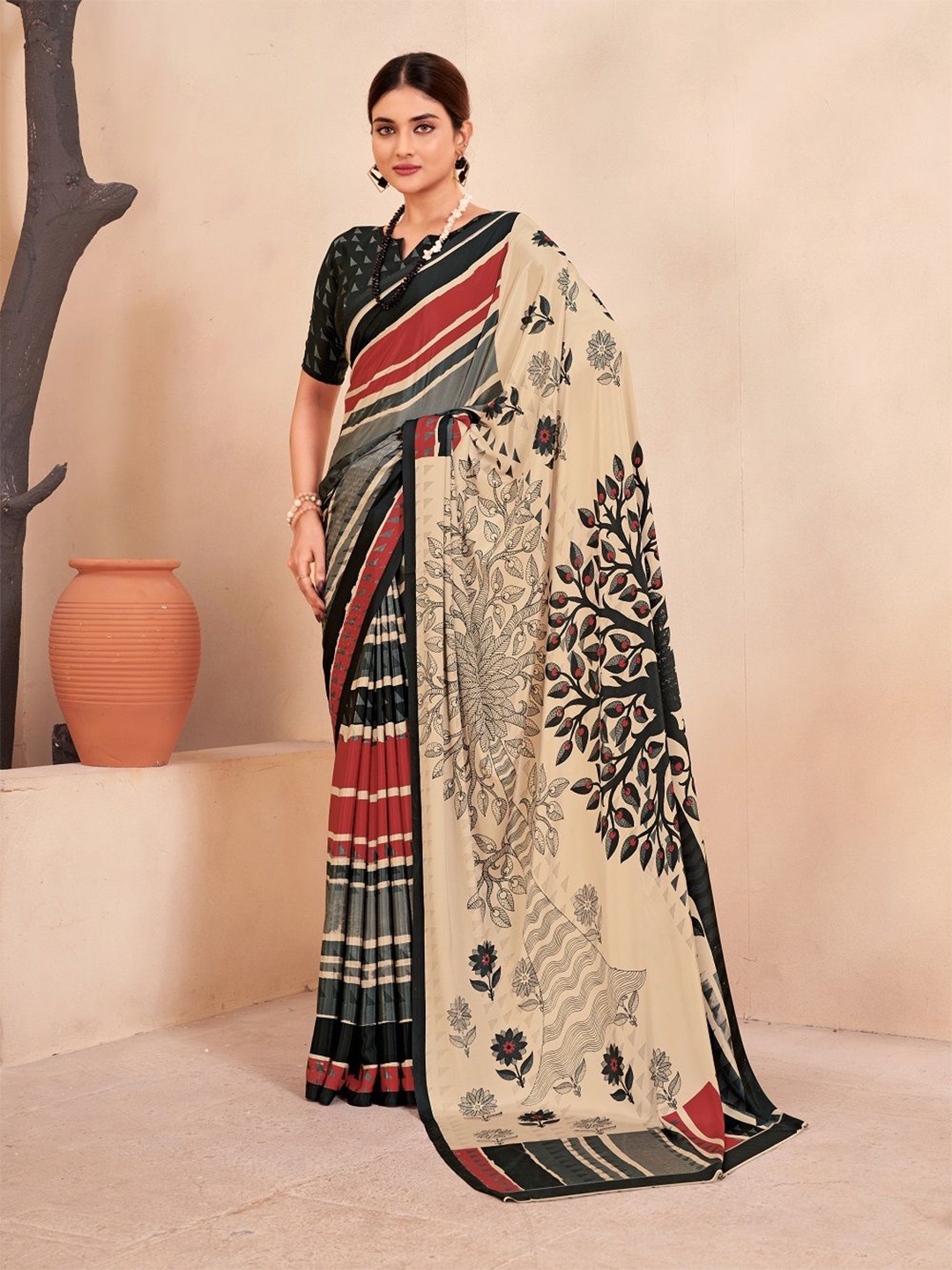 

JIVORA Stripe Printed Saree, Black