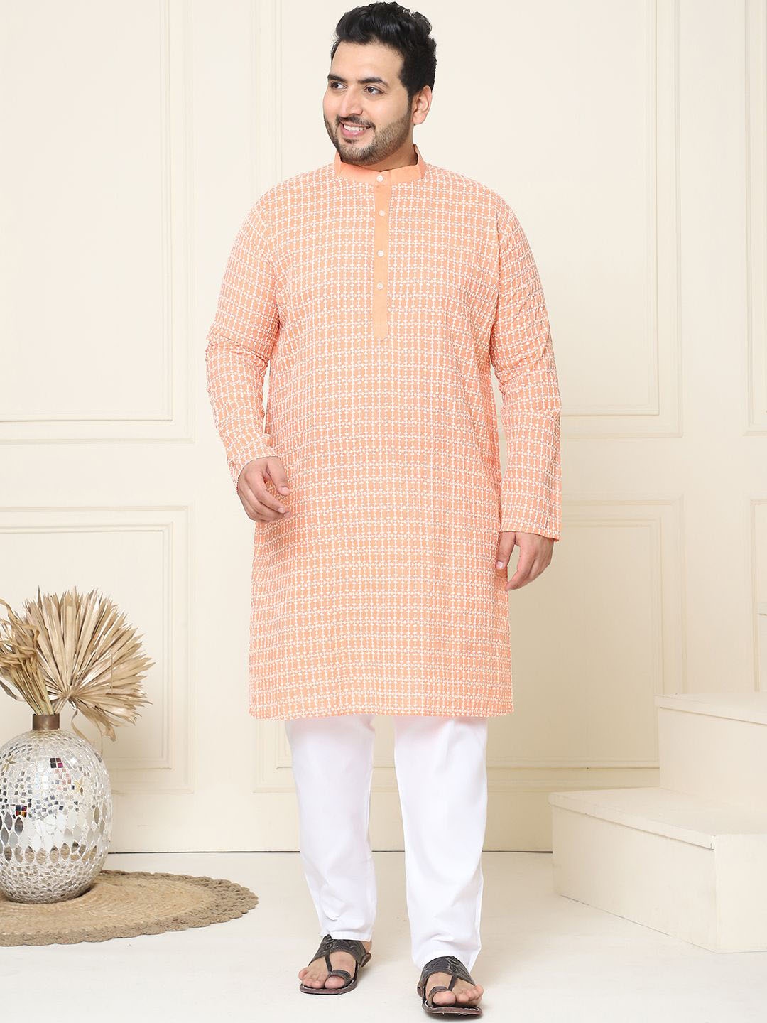 

SOJANYA PLUS Floral Embroidered Thread Work Pure Cotton Straight Kurta with Pyjamas, Peach