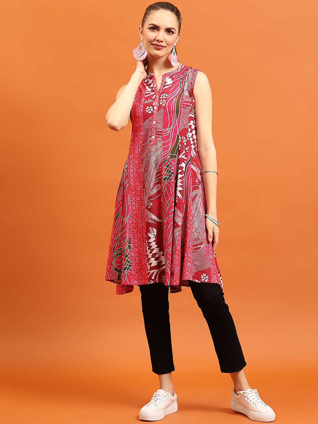 

Shree Floral Printed Mandarin Collar Sleeveless A-Line Kurta, Pink