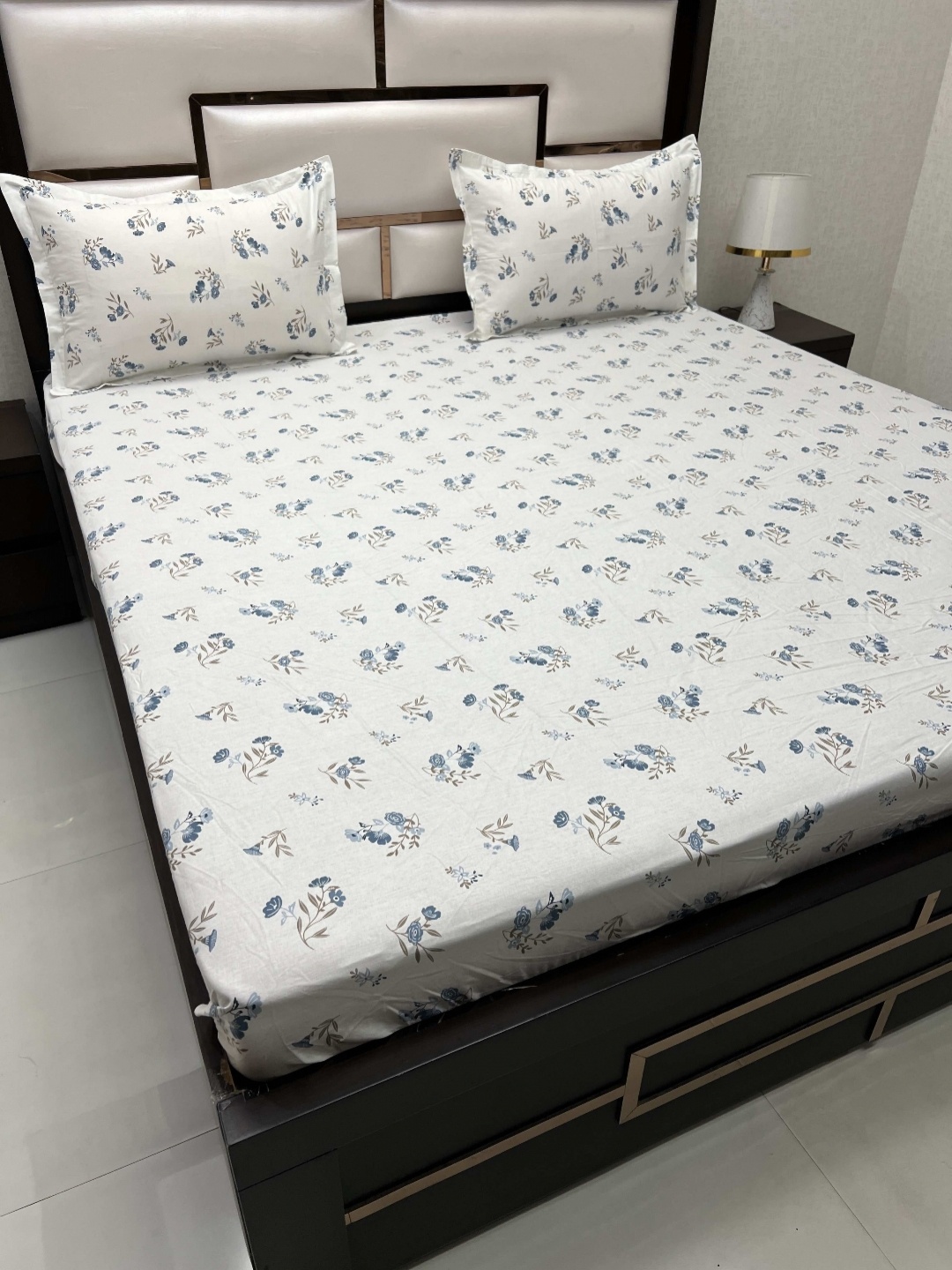 

Pure Decor Sapphire White Printed 330 TC Pure Cotton Fitted Super King Bedsheet Set