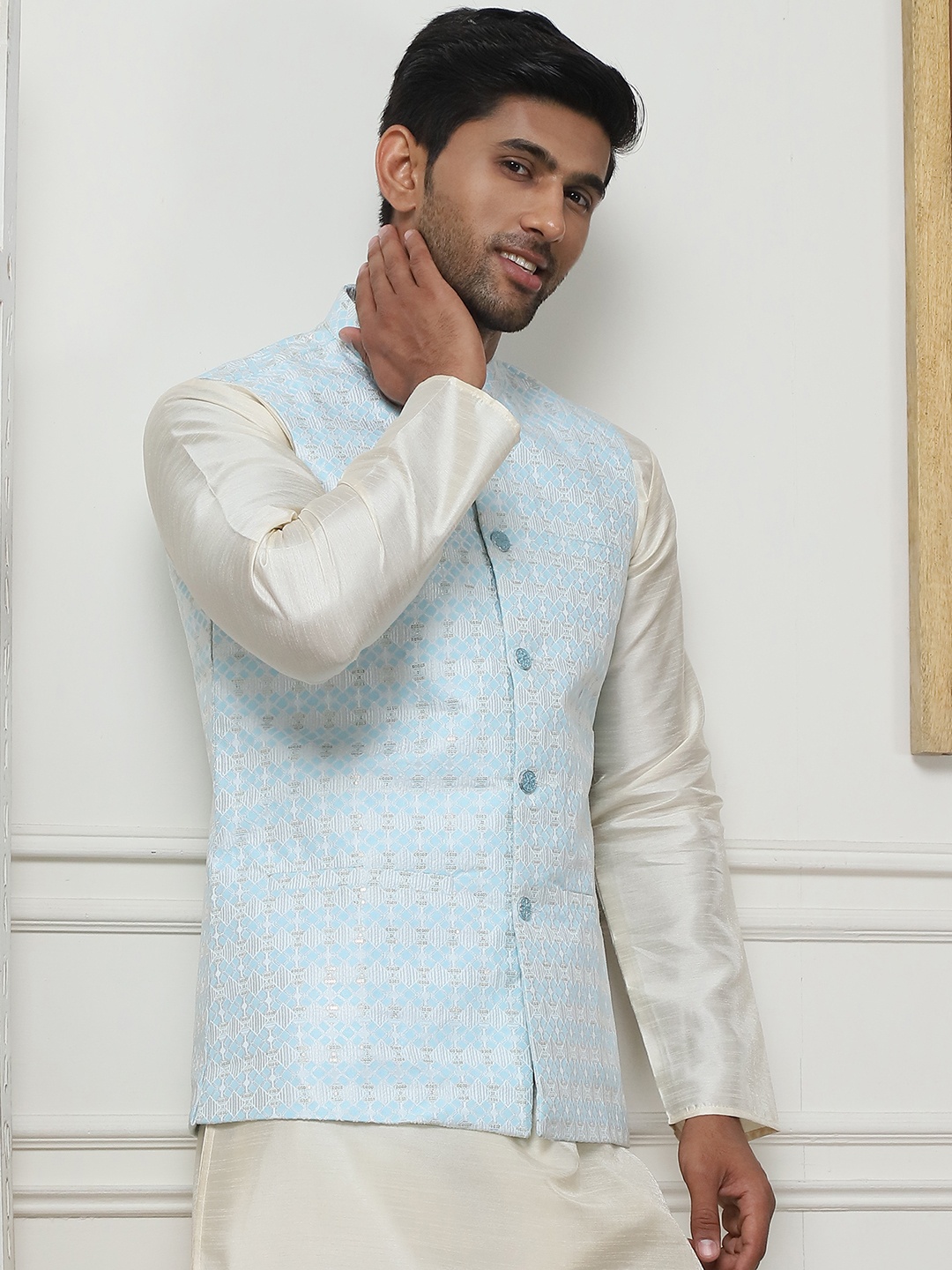 

Anouk Mandarin Collar Regular Straight Kurta With Churidar & Nehru Jacket, White