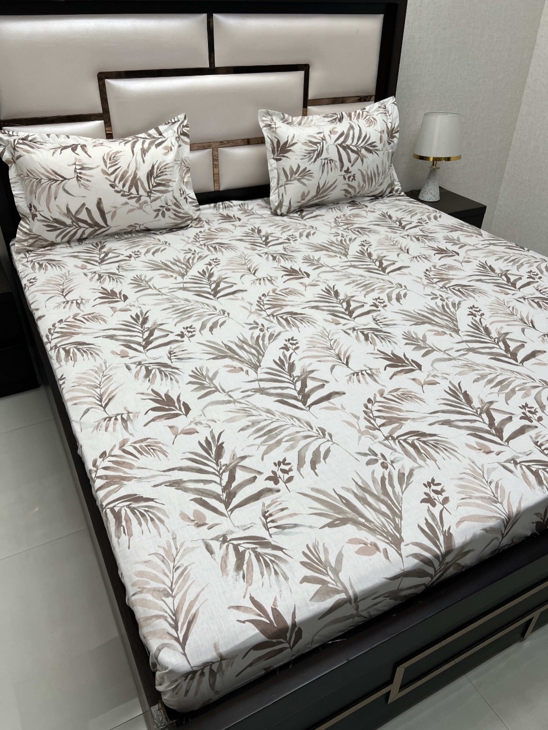 

Pure Decor Brown & White Floral 300 TC King Bedsheet with 2 Pillow Covers