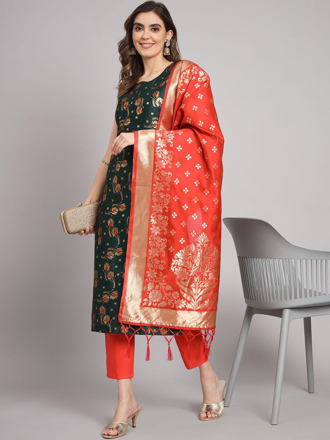 

VredeVogel Ethnic Motifs Woven Design Round Neck Zari Kurta With Trousers & Dupatta, Green