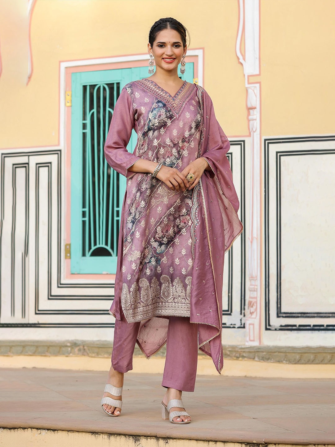 

SCAKHI Floral Printed Thread Work Straight Kurta with Trousers & Dupatta, Lavender