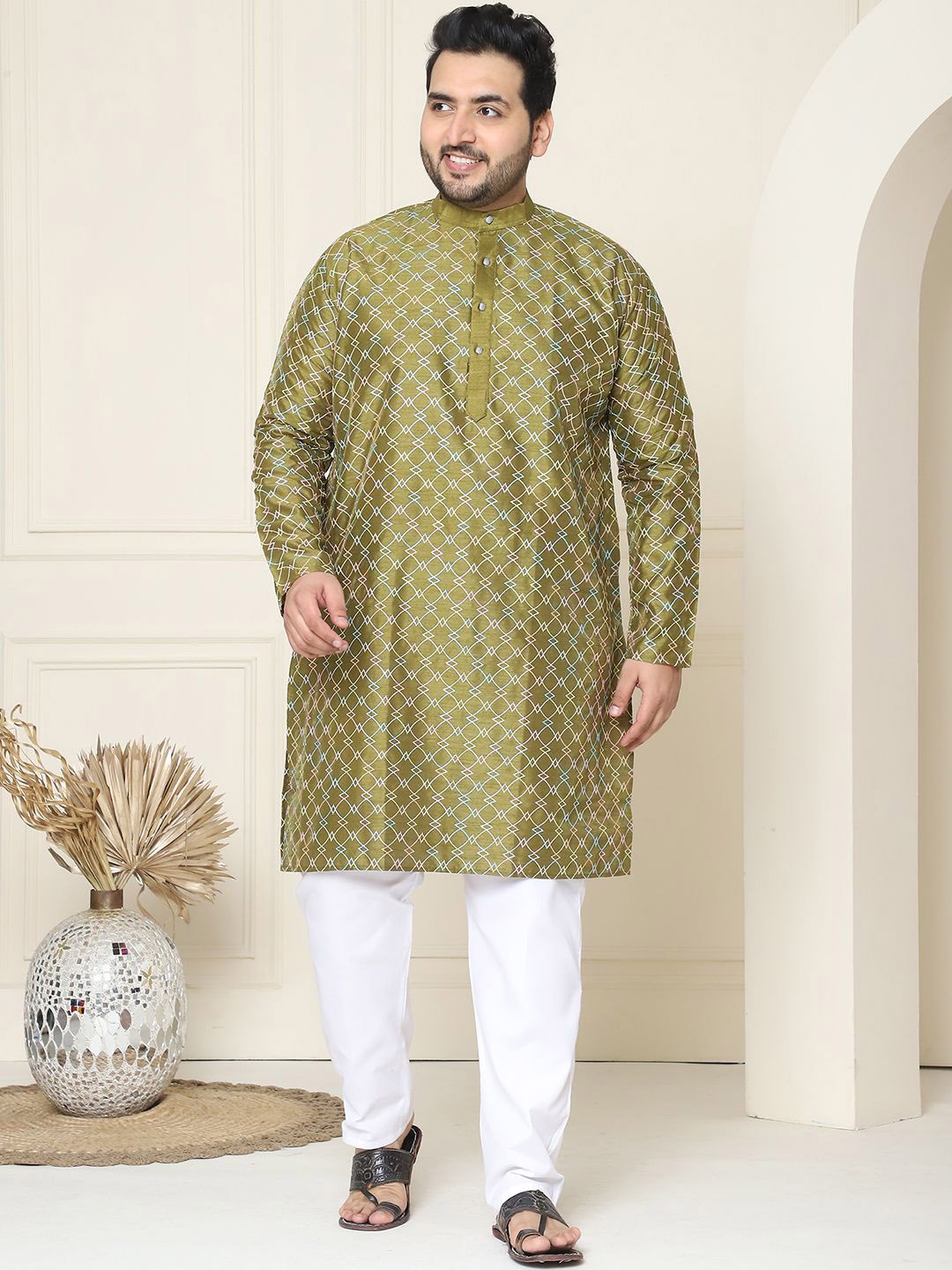 

SOJANYA PLUS Geomtric Embroidered Mandarin Collar Straight Kurta with Pyjamas, Olive