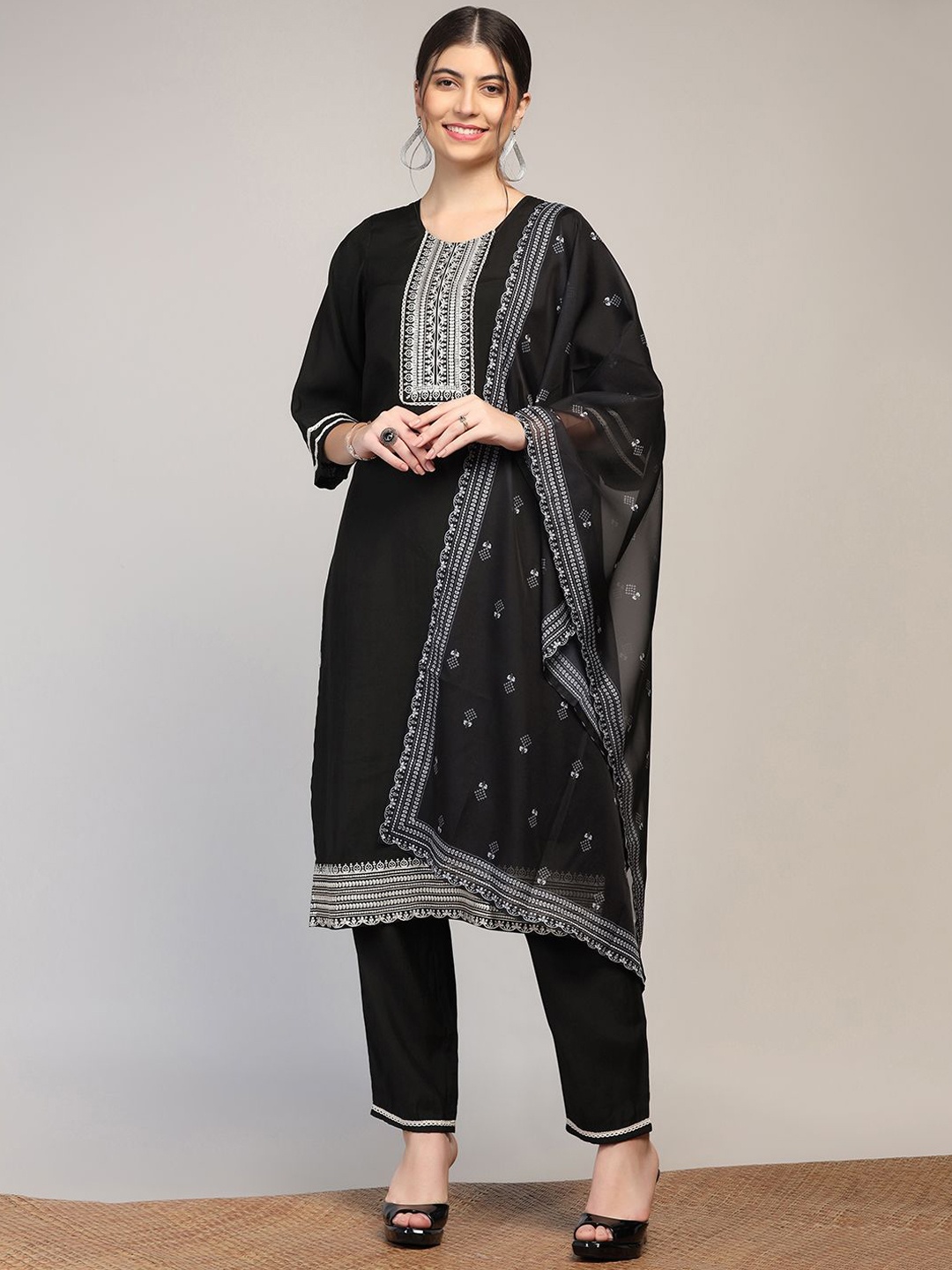

BAESD Floral Embroidered Straight Kurta With Trouser & Dupatta, Black