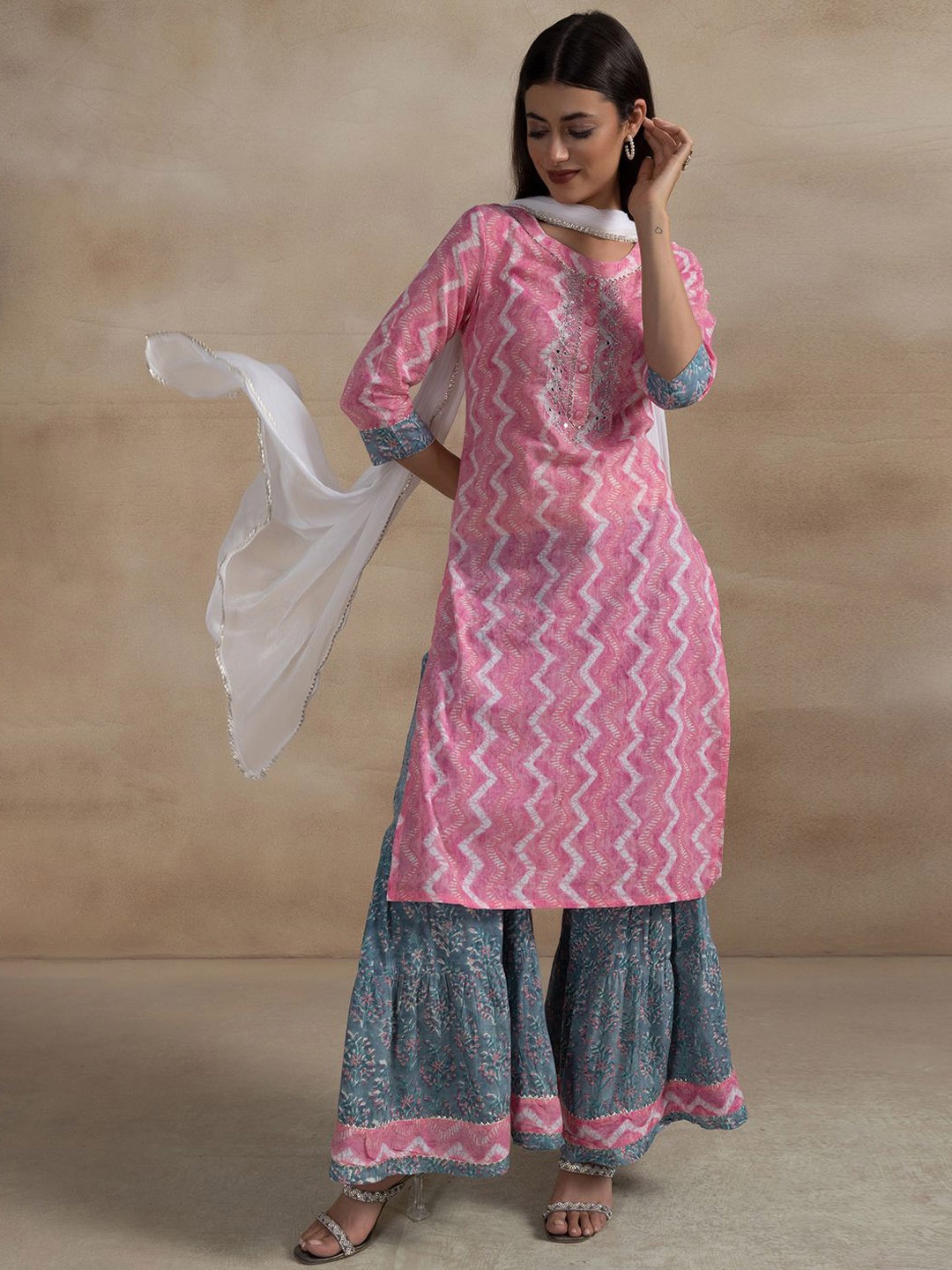 

INDYA Chevron Printed Straight Kurta Set, Pink