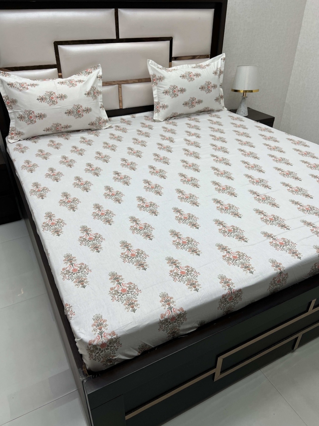 

Pure Decor Sapphire White Printed 350 TC Pure Cotton Fitted Super King Bedsheet Set