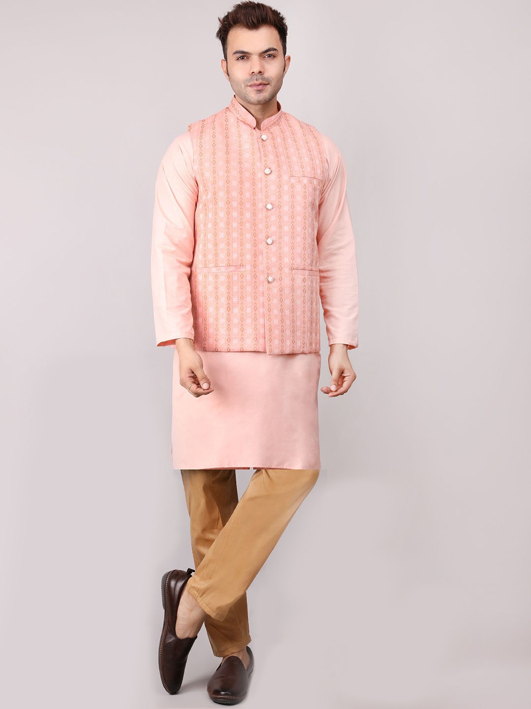 

Voniry Mandarin Collar Jacquard Straight Kurta With Pyjamas & Jacket, Peach