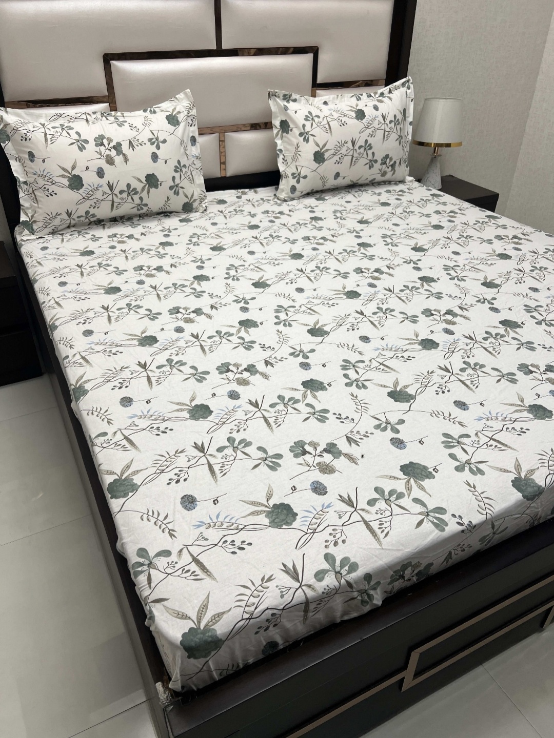 

Pure Decor Sapphire White Printed 350 TC Pure Cotton Fitted Super King Bedsheet Set