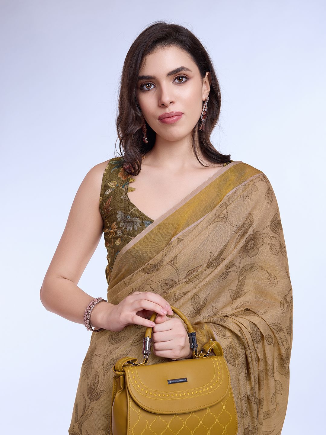 

all about you Floral Printed Saree With Blouse Piece, Beige