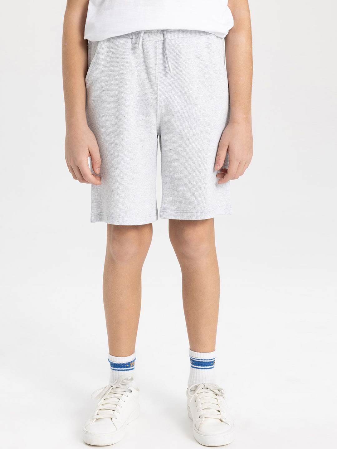 

DeFacto Boys Mid-Rise Shorts, Grey