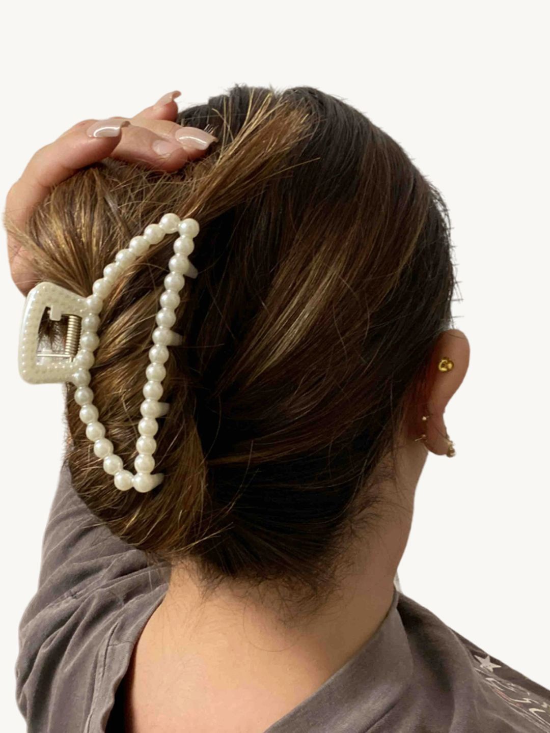 

fabula Women Embellished Claw Clip, White
