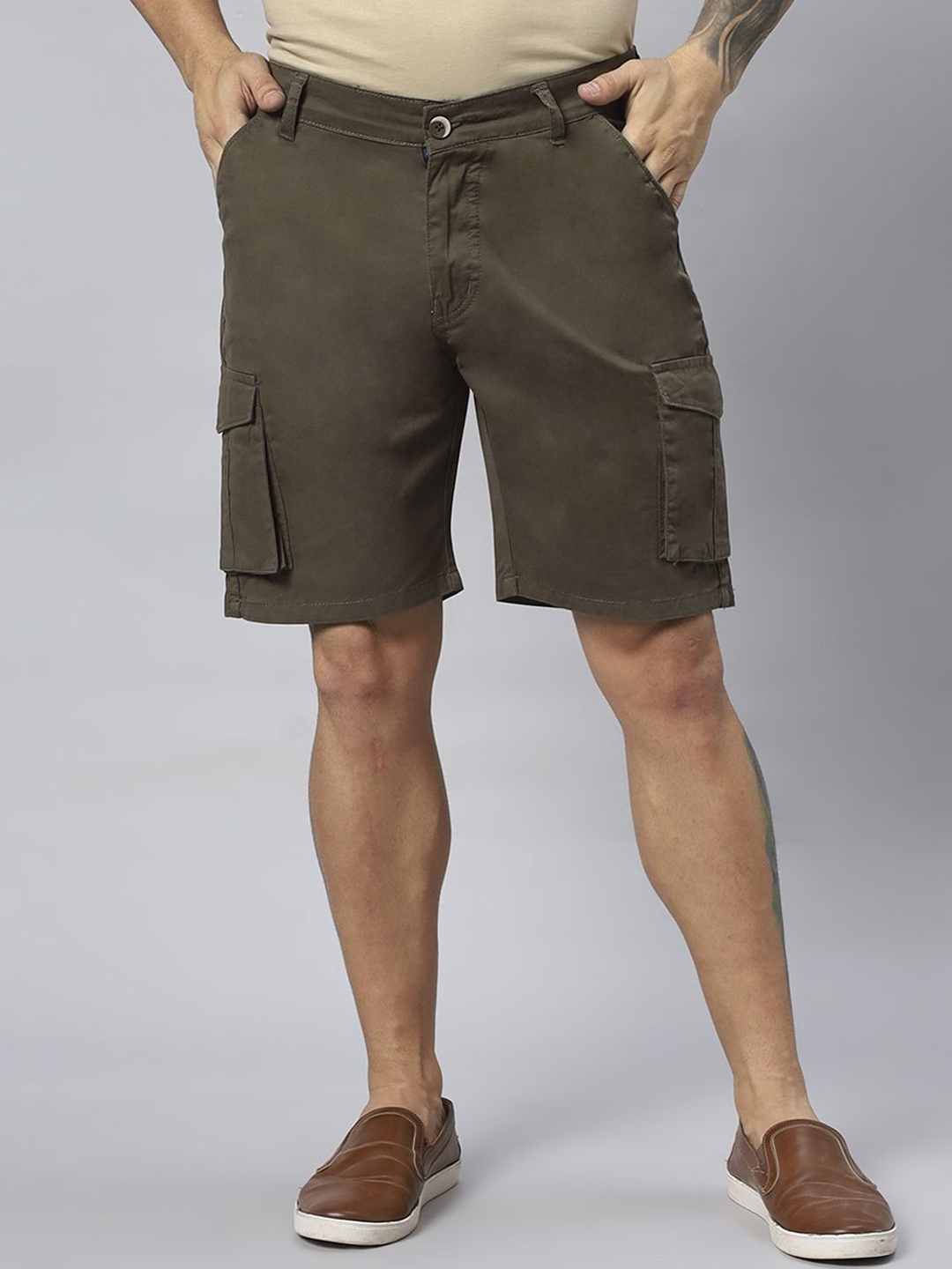 

Hence Men Slim Fit Low-Rise Cargo Shorts, Olive