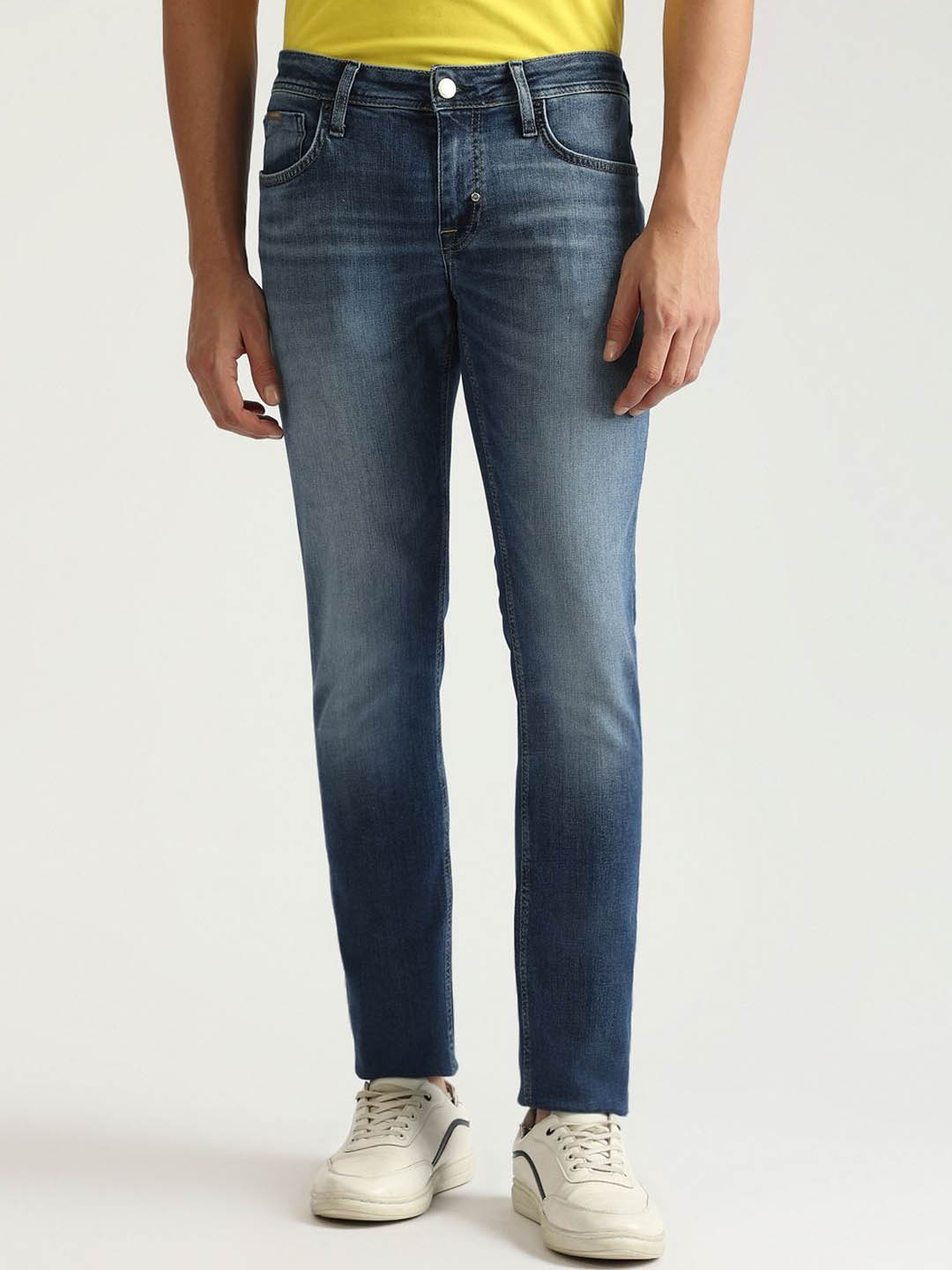 

Antony Morato Men Washed Mid-Rise Tapered Fit Jeans, Blue
