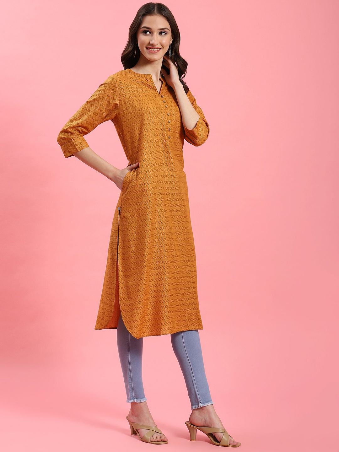 

Shree Geometric Printed Mandarin Collar Liva Straight Kurta, Yellow