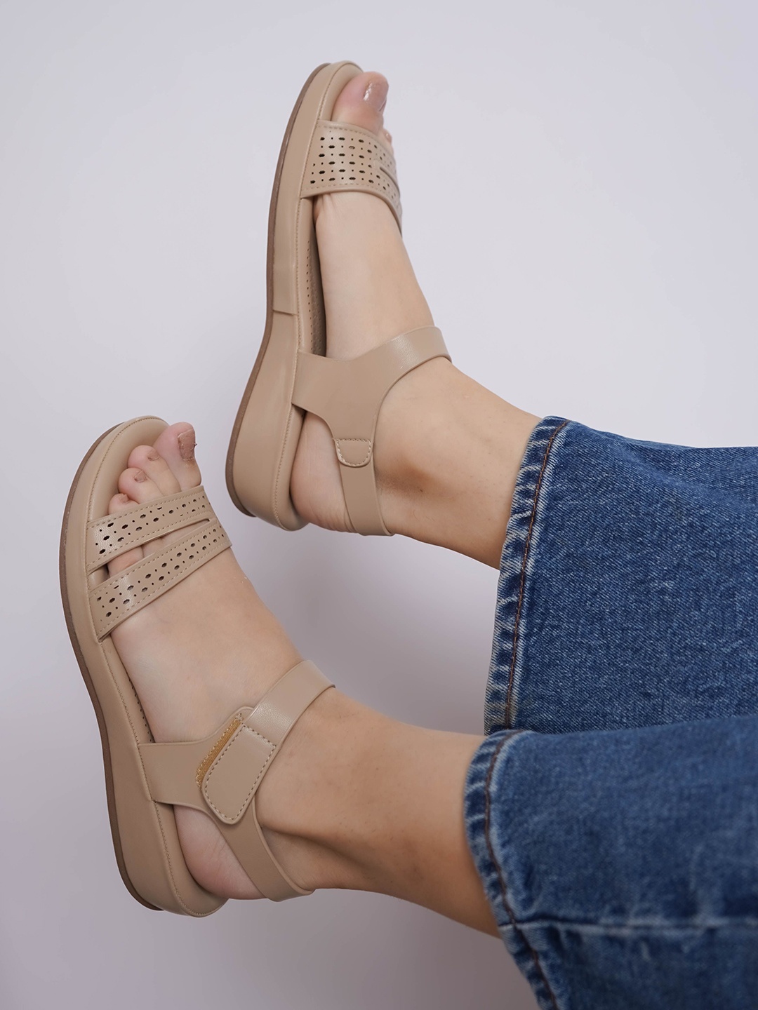 

Shezone Flatform Heel Sandals with Laser Cut, Beige