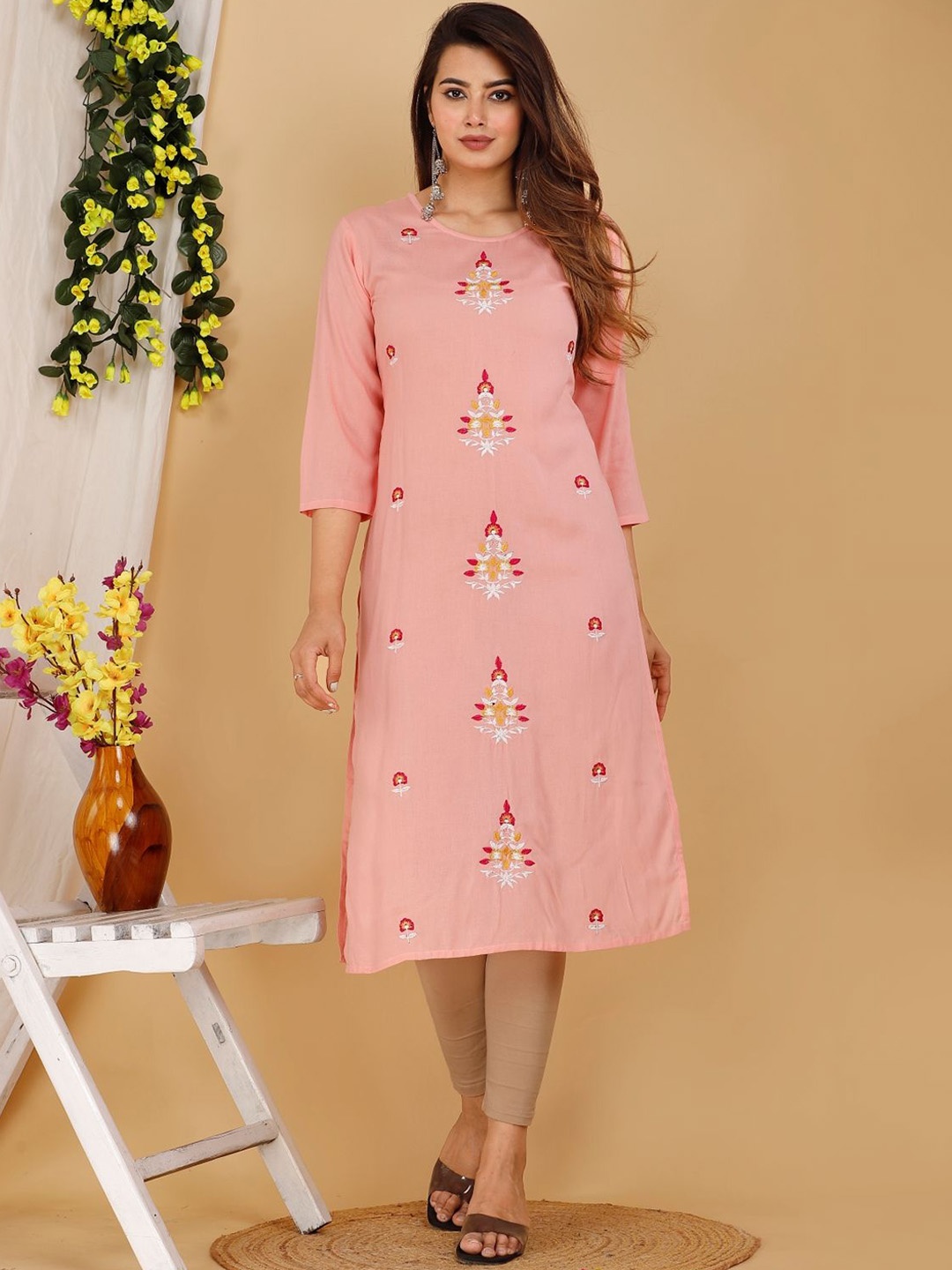 

Mehsoos Embroidered Round Neck Thread Work Straight Kurta, Peach