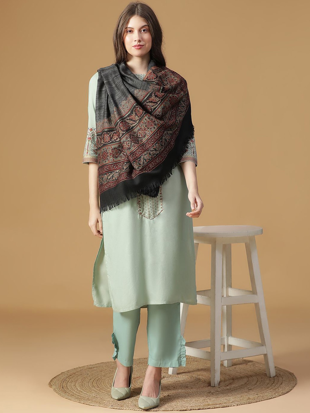

SHINGORA Enchanted Pattern Floral Woven Design Jacquard Shawl, Black