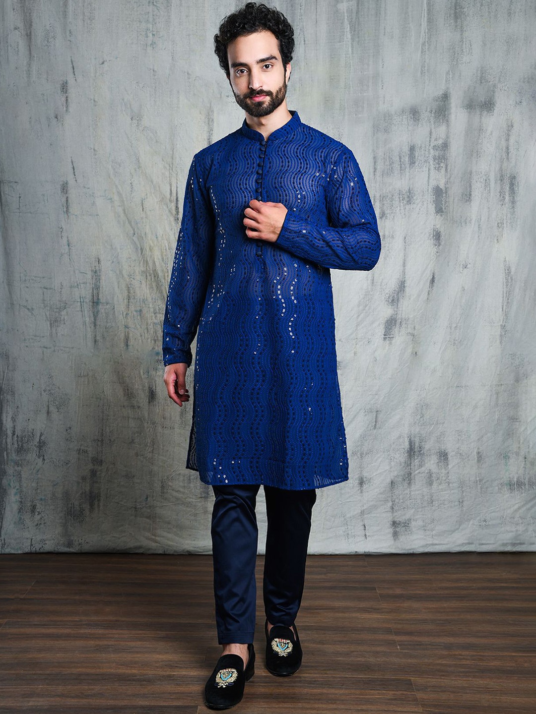 

Be Desi Embroidered Mandarin Collar Regular Sequinned Georgette Kurta With Trousers, Blue