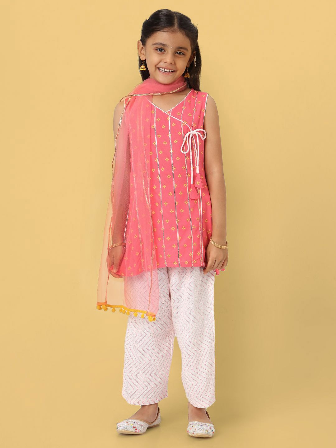 

Nautinati Girls' Printed Sleeveless Kurta Set with Dupatta, Pink