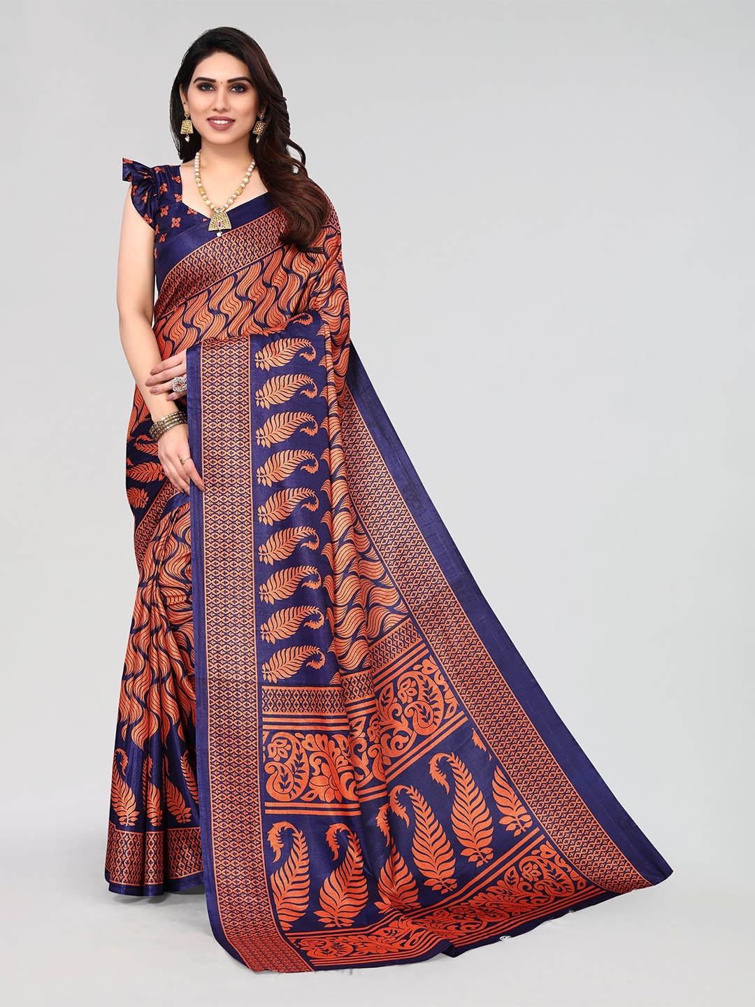 

VIRICA Paisley Phulkari Printed Saree With Blouse Piece, Navy blue