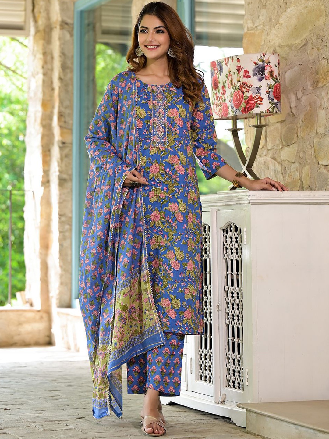 

Chandbaali Floral Printed Gotta Patti Pure Cotton Straight Kurta With Trouser & Dupatta, Blue