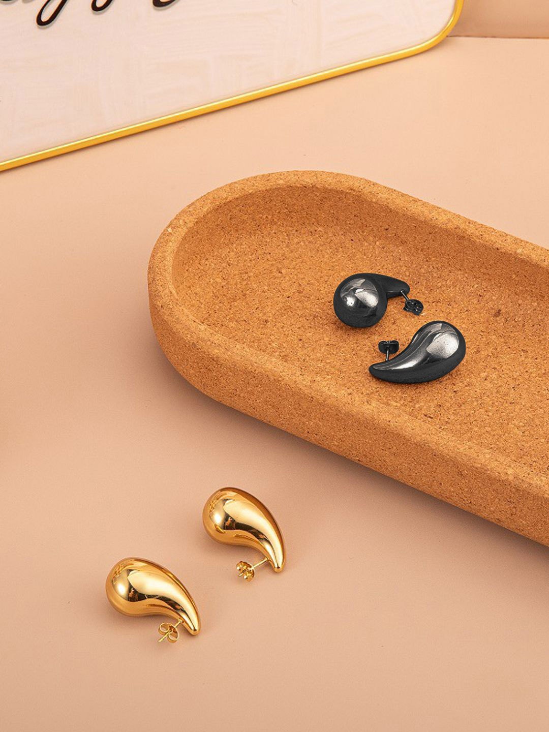 

KRENOZ Set Of 2 Stainless Steel Teardrop Shaped Studs, Black