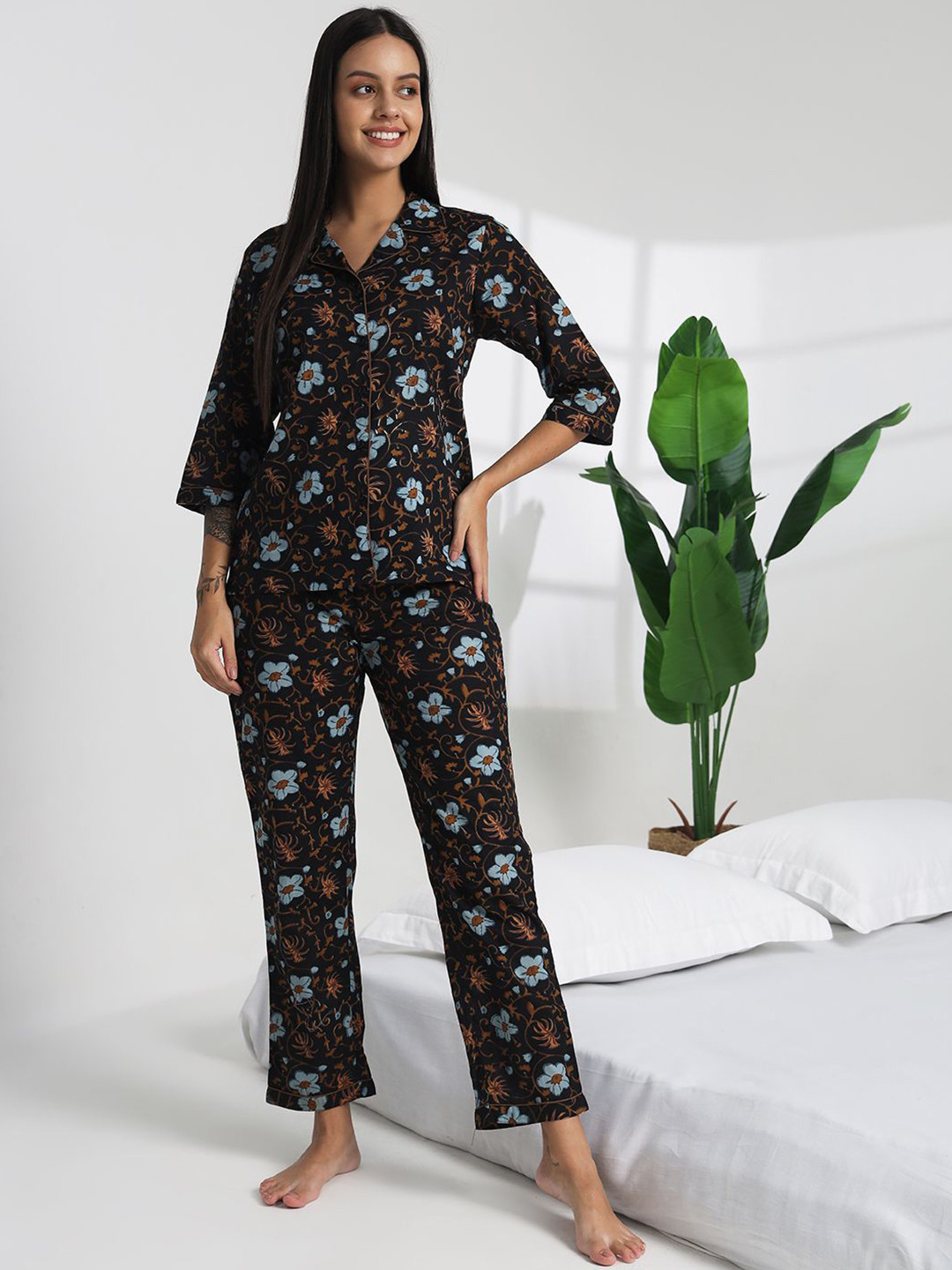 

Bannos Swagger Women Printed Night suit, Black