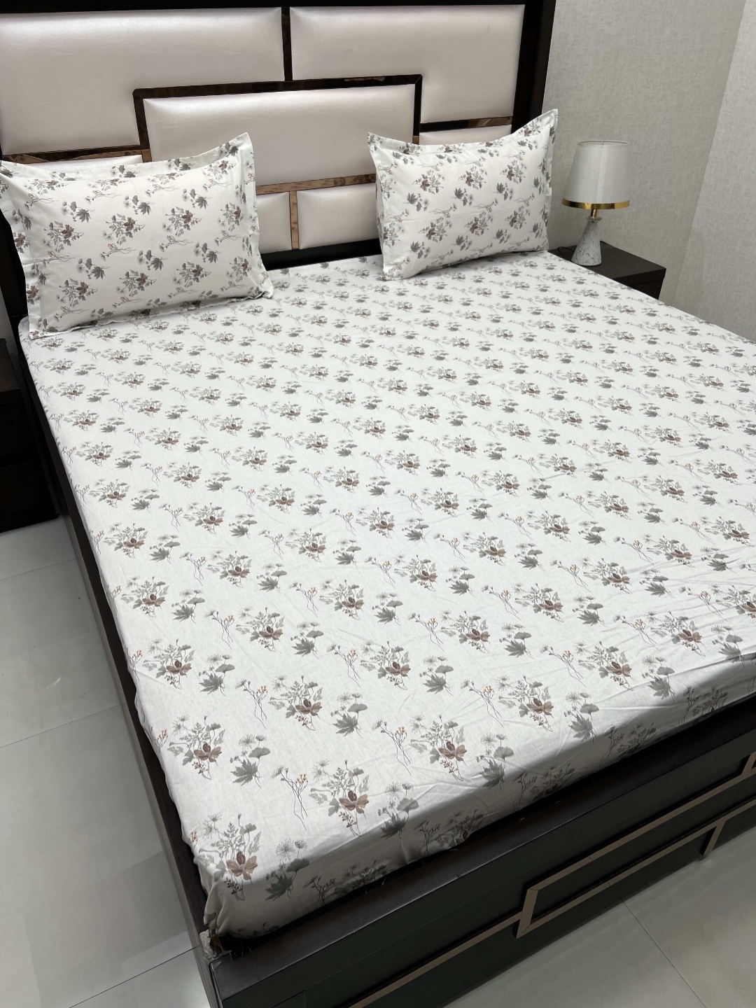 

Pure Decor Sapphire White Printed 300 TC Pure Cotton Fitted Super King Bedsheet Set