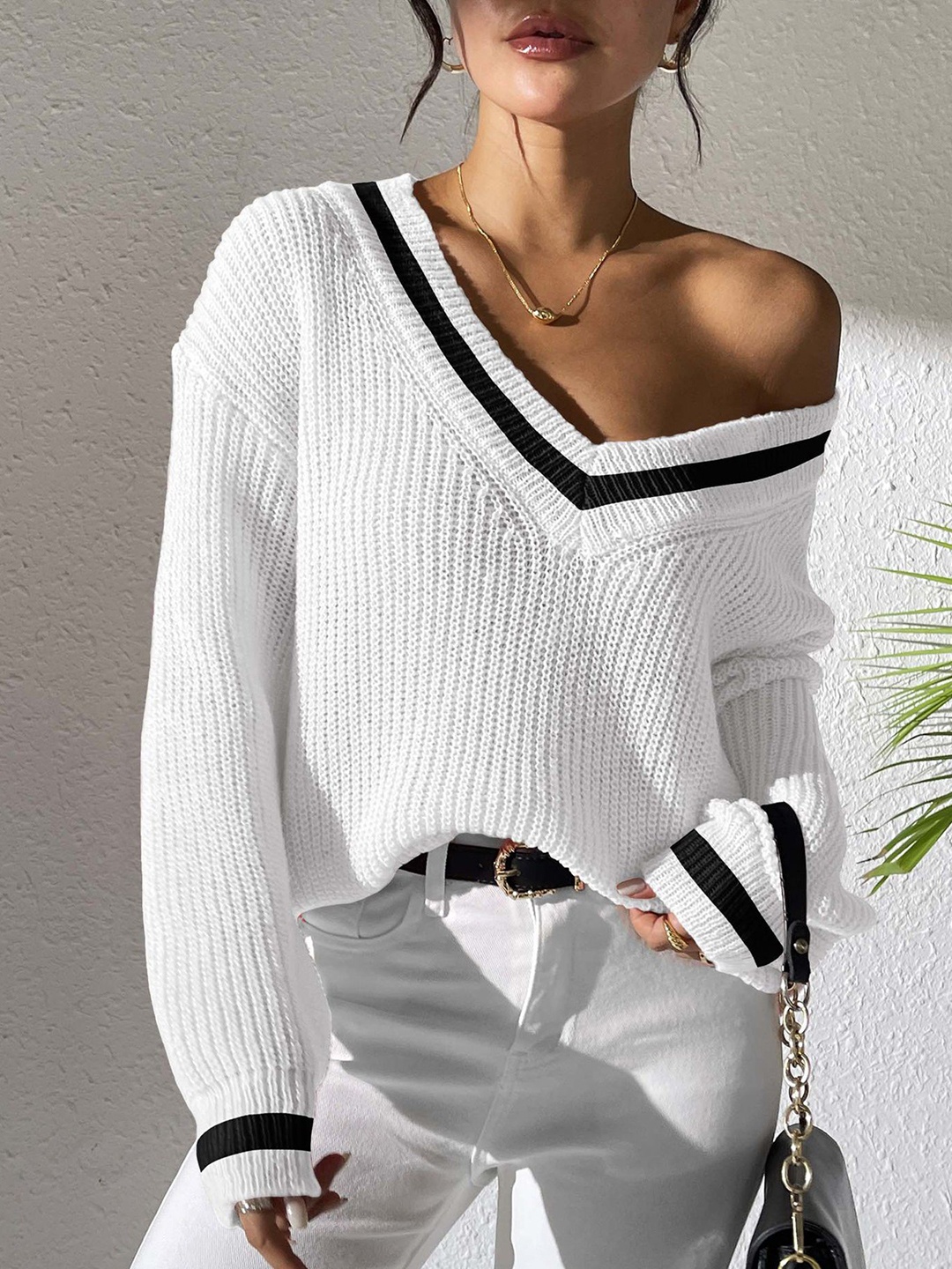 

StyleCast x Revolte Women Pullover Sweater, White