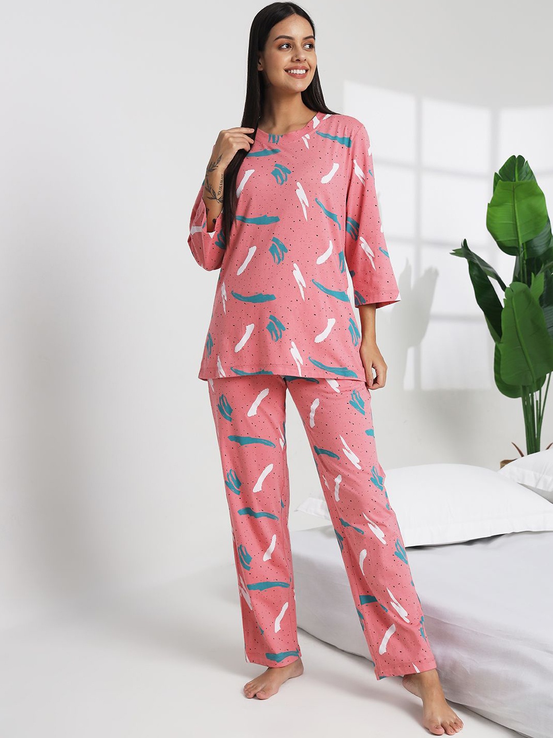 

Bannos Swagger Women Printed Night suit, Pink
