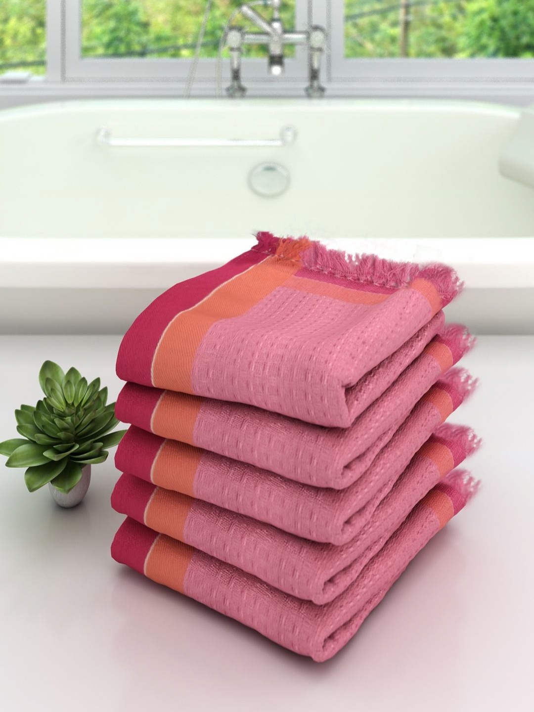 

Aura Pink & Fuchsia 5 Pieces Cotton 210 GSM Bath Towels
