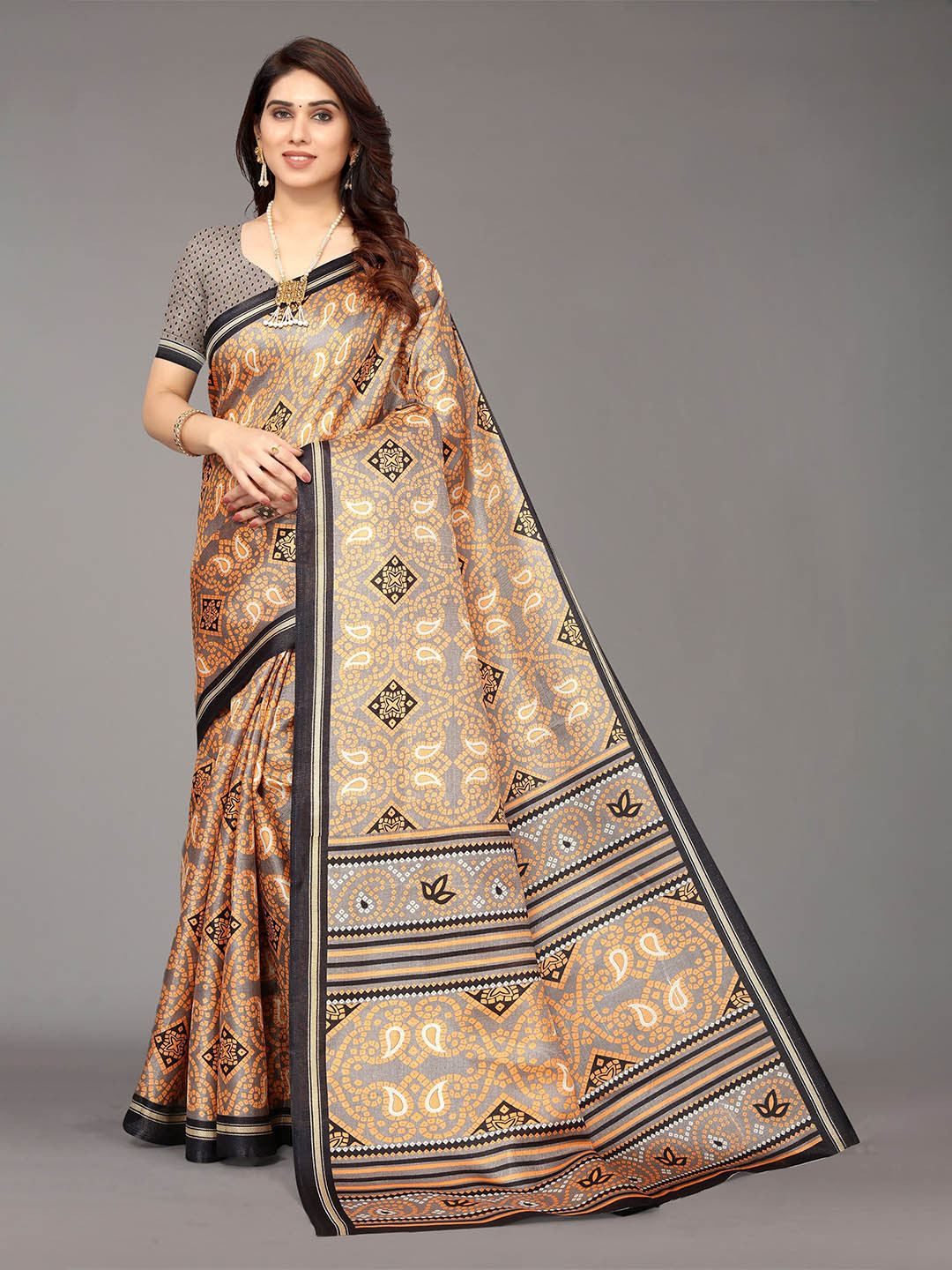

VIRICA Abstract Printed Saree With Blouse Piece, Grey