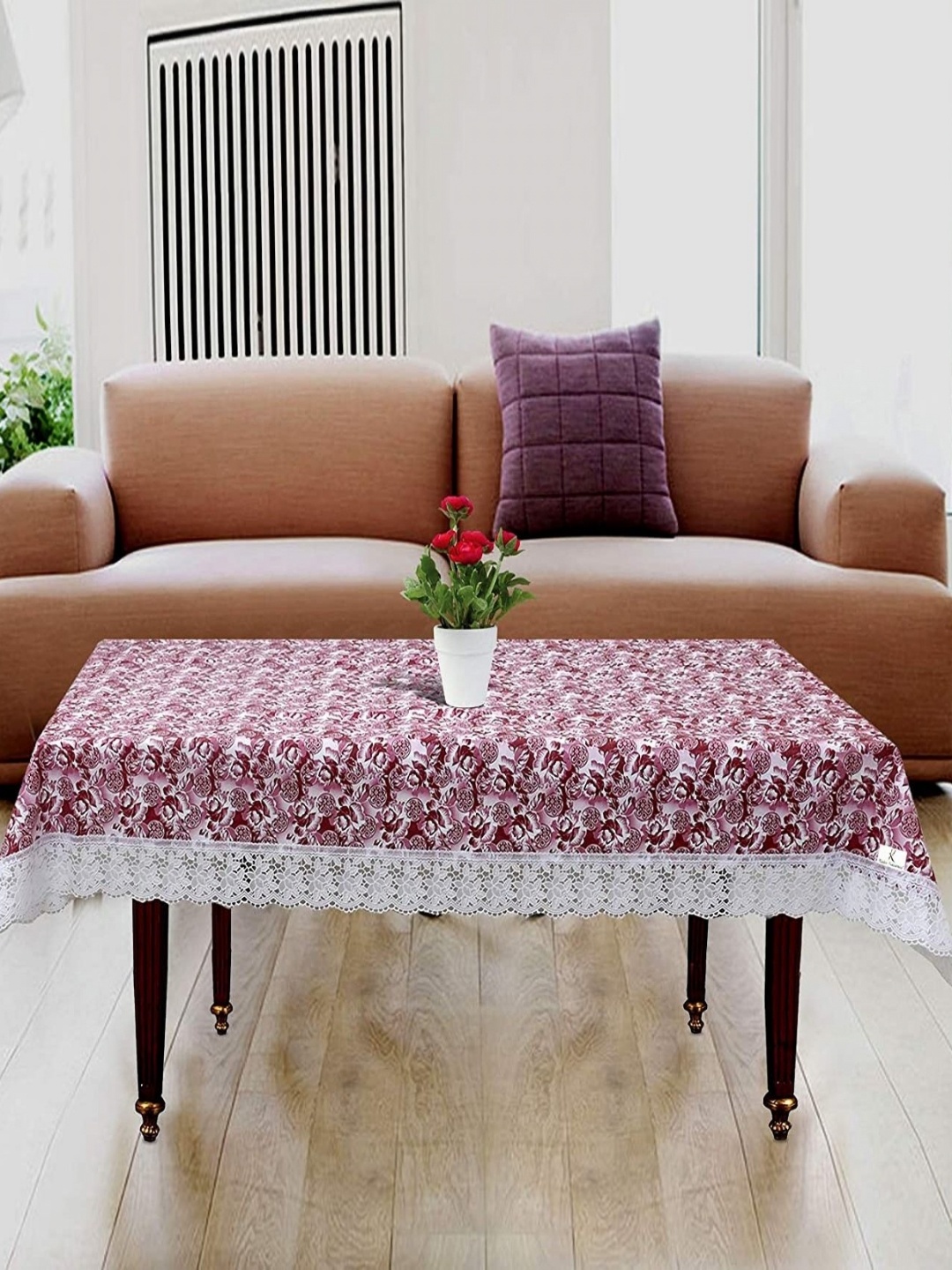 

LooMantha Pink & White Floral Printed 4 Seater Table Cover