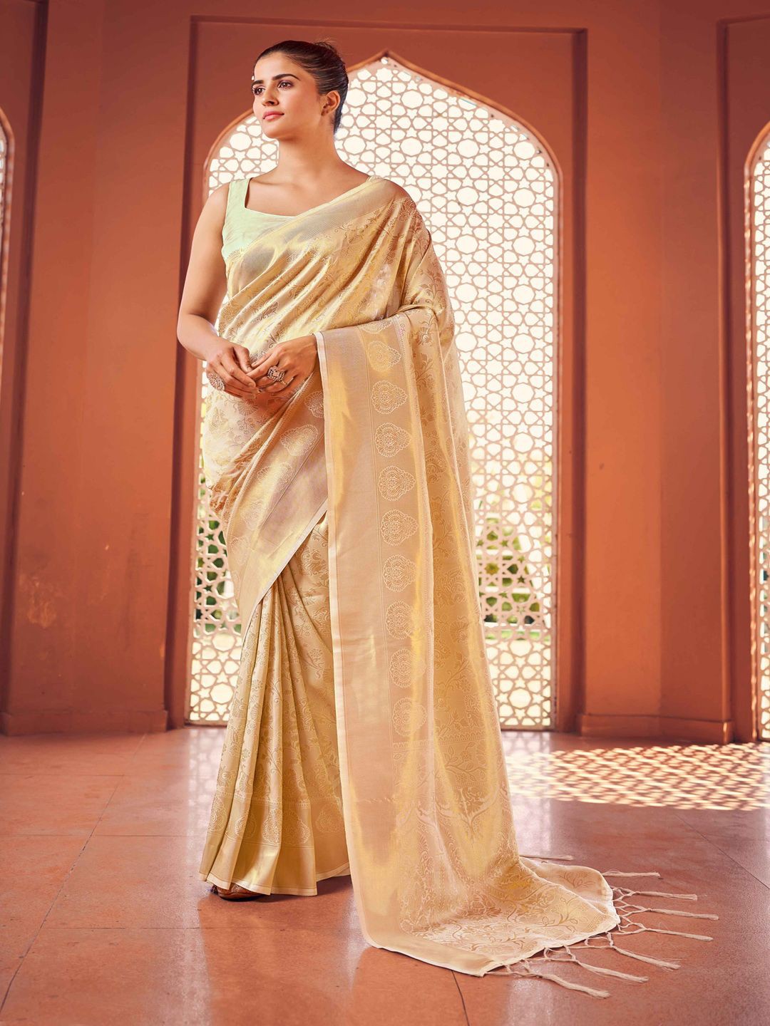 

Krimmple Woven Design Zari Saree, White