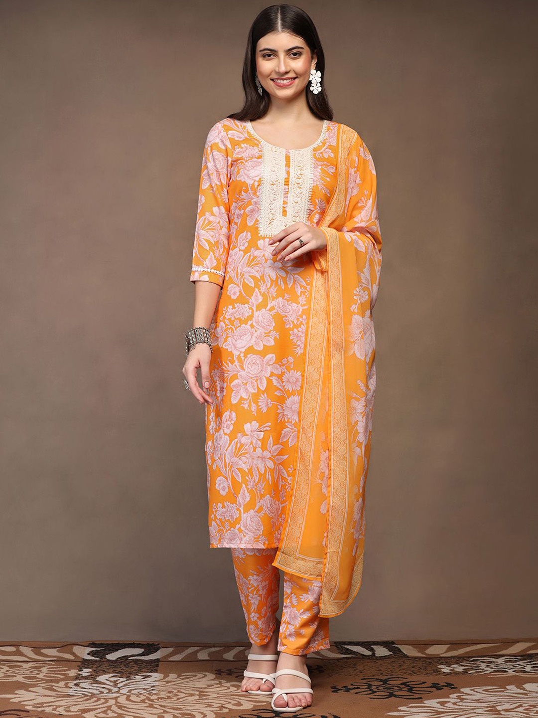 

BAESD Floral Printed Round Neck Straight Kurta with Trousers & Dupatta, Yellow