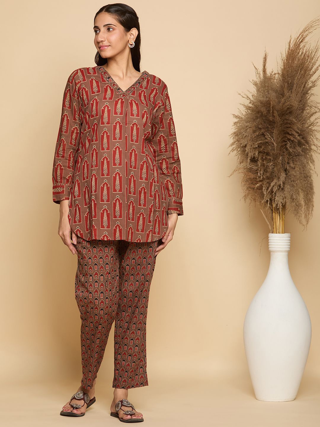 

Chandbaali Printed V-Neck Pure Cotton Tunic With Trousers, Brown