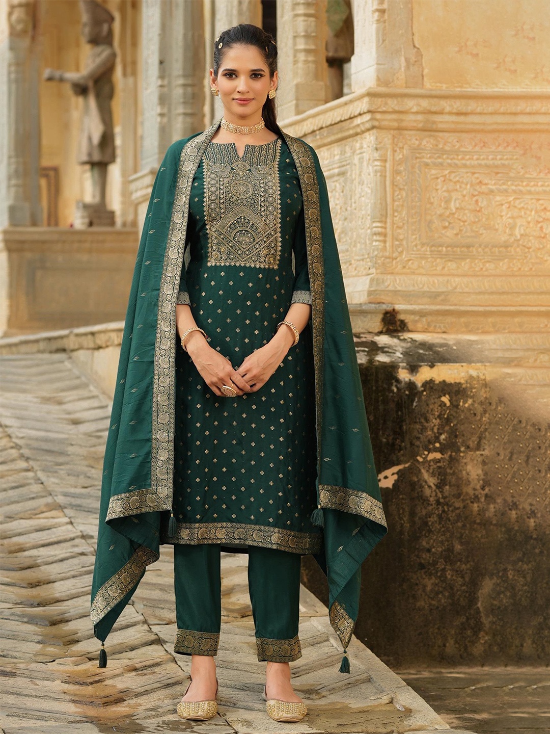 

SCAKHI Ethnic Motifs Kurta with Trousers & Dupatta, Green