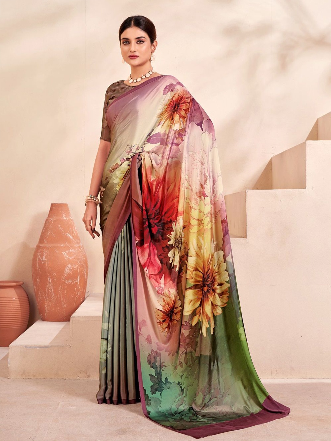 

JIVORA Floral Poly Crepe Saree, Green