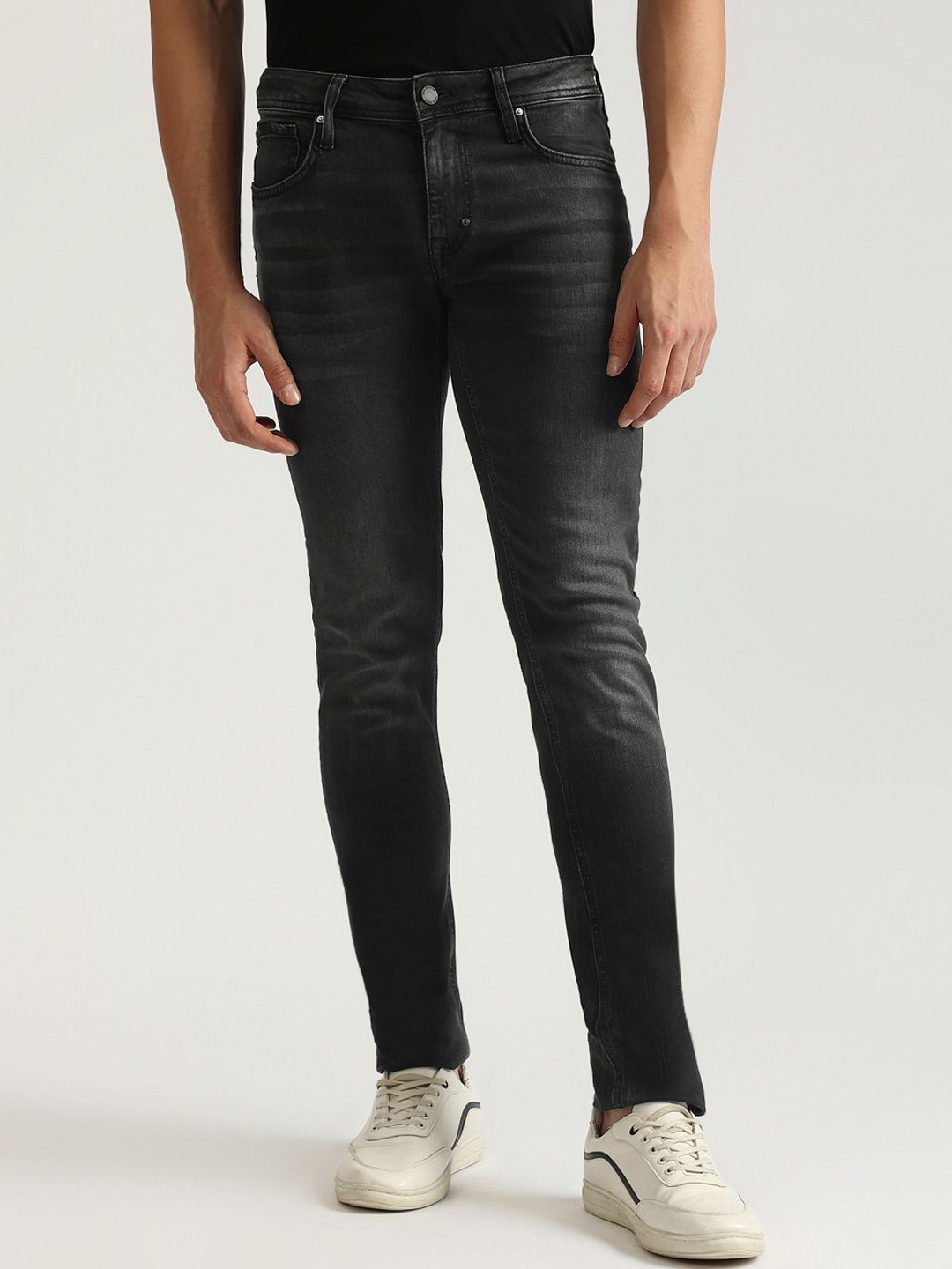 

Antony Morato Men Mid-Rise Super Skinny Fit Jeans, Black